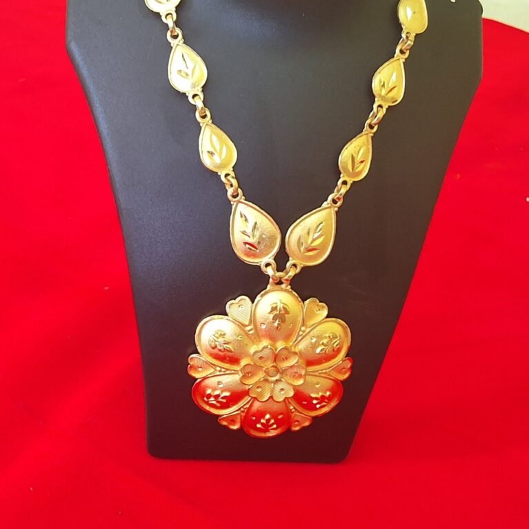 Traditional Gold Floral Pendant Necklace Set with Earrings