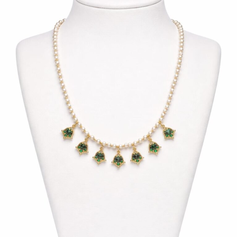 Emerald Charm Pearl Choker Necklace